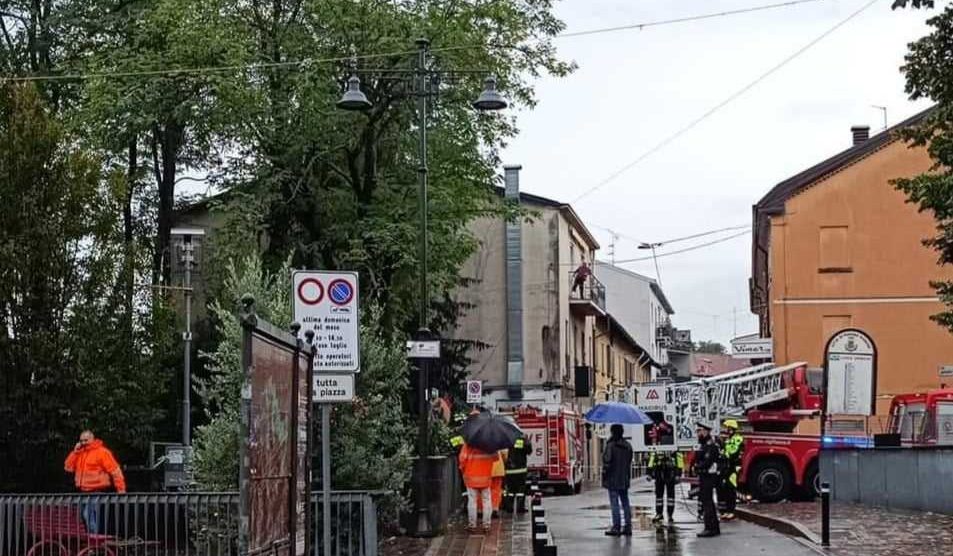 Paderno Dugnani crollo impalcatura via Coti Zelati